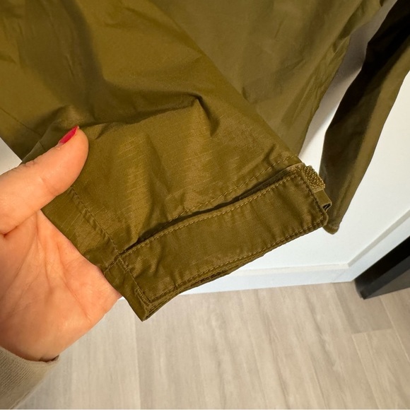 The North Face Men’s Alta Vista Jacket in Military Olive Small - Picture 14 of 15